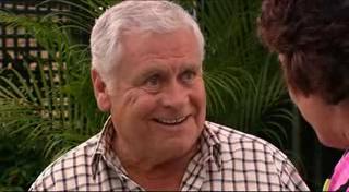 Lou Carpenter in Neighbours Episode 