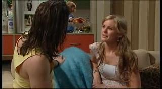 Dylan Timmins, Elle Robinson in Neighbours Episode 
