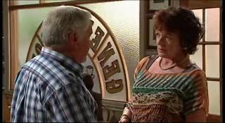 Lou Carpenter, Mishka Schneiderova in Neighbours Episode 4954