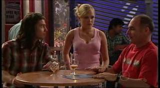 Dylan Timmins, Janae Timmins, Kim Timmins in Neighbours Episode 