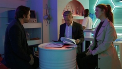 Hugh Lauden, Paul Robinson, Elle Robinson in Neighbours Episode 9334