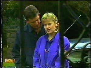 Des Clarke, Daphne Clarke in Neighbours Episode 0594
