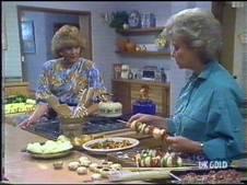 Madge Mitchell, Helen Daniels in Neighbours Episode 